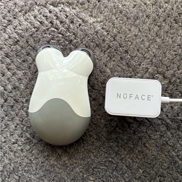 NuFace Microcurrent Device - Picture 3 of 4